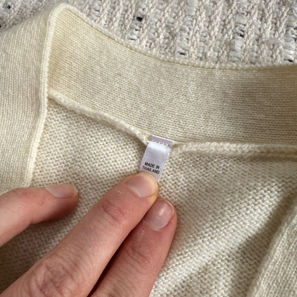 NWOT 100% Lambswool V-Neck Cardigan in Off-White - Size XS/S Button up - Picture 7 of 11